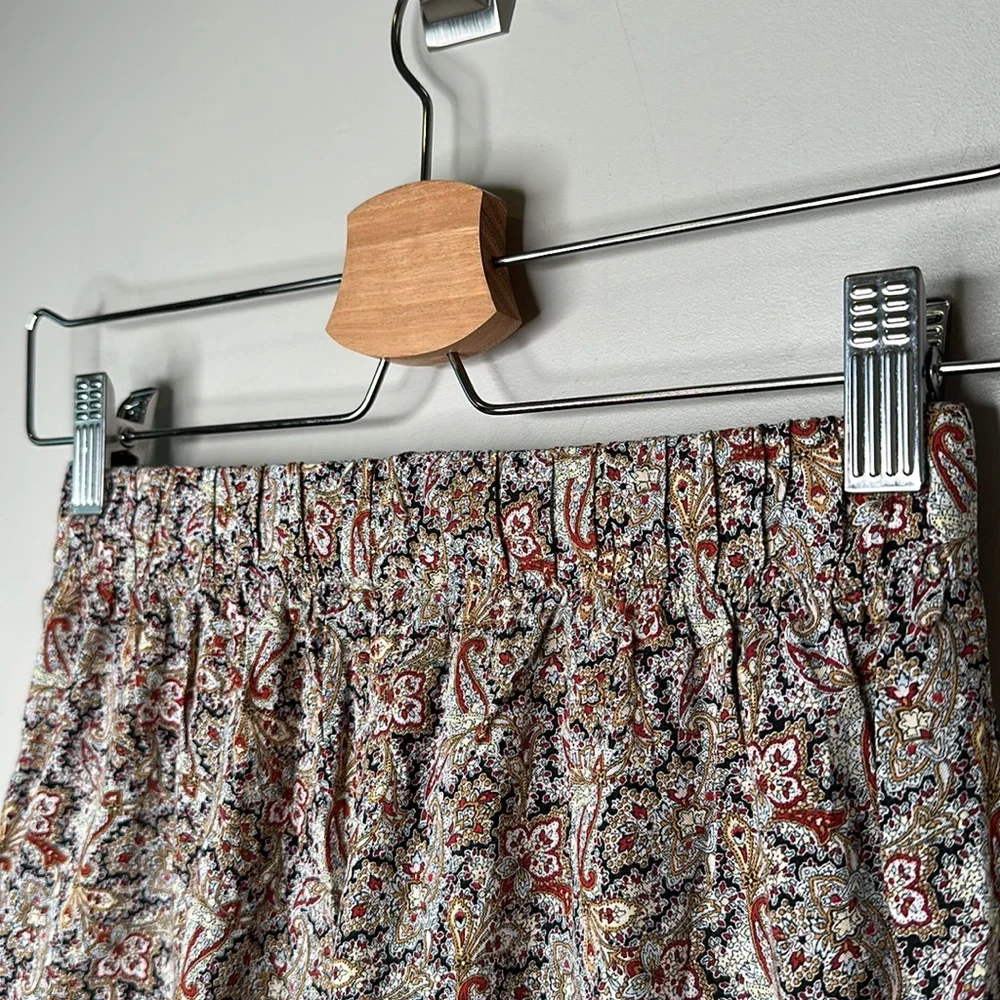 Brandy Melville Paisley Printed Lightweight Viscose Shorts - Picture 8 of 9